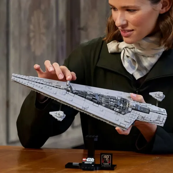 Конструктор LEGO Star Wars Зірковий суперруйнівник Кат (75356)