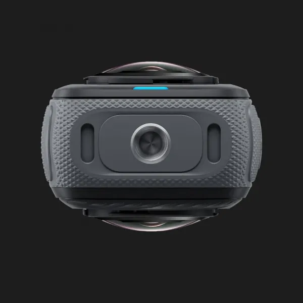 Екшн-камера Insta360 X4
